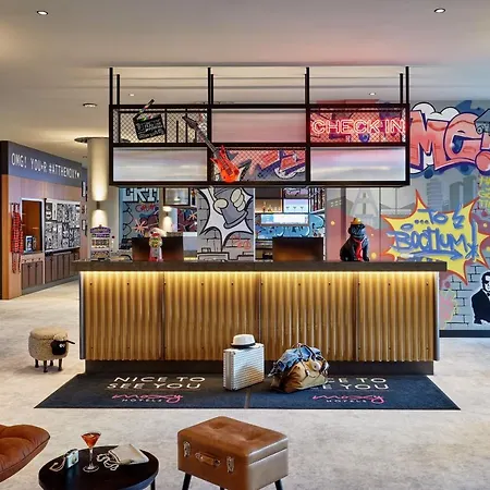Renaissance Hotel 4*