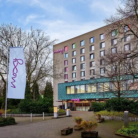 Renaissance Hotel 4*