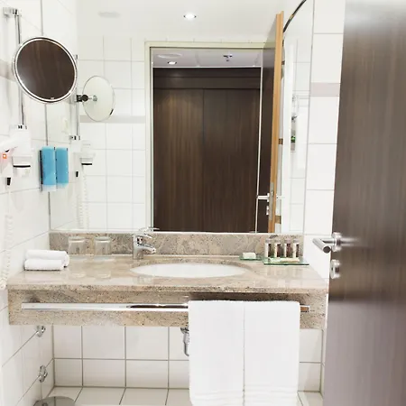 Moxy 3* Μπόχουμ