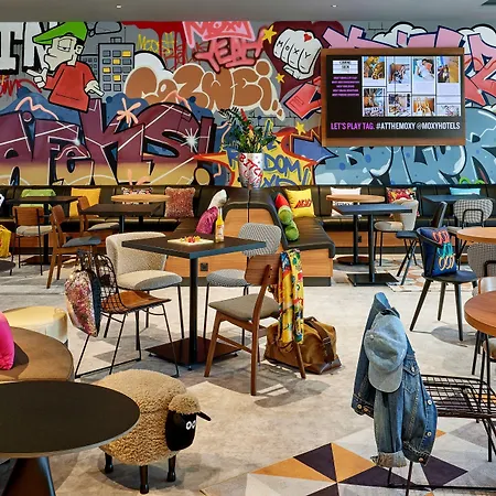 Moxy Ξενοδοχείο Μπόχουμ