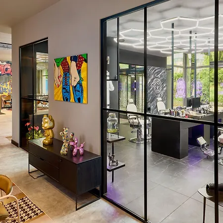 Moxy 3* Μπόχουμ